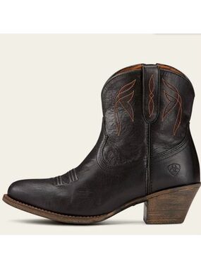 Ariat Women’s Darlin Western Cowboy Boot in Old Black